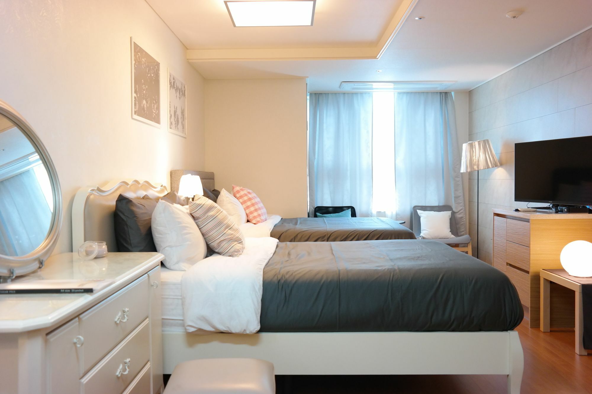 Myeongdong Auto Apartment *