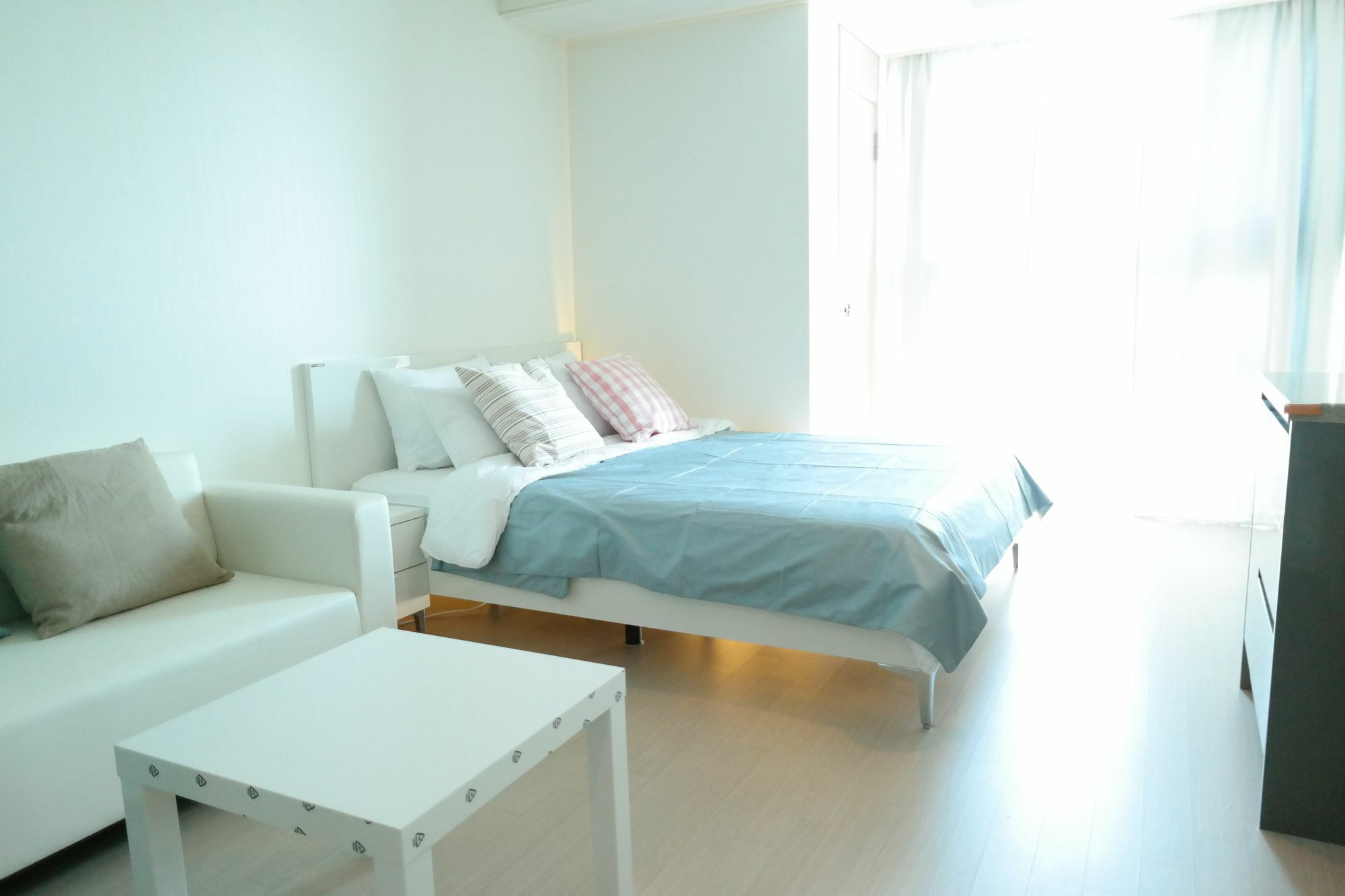 Myeongdong Auto Apartment *